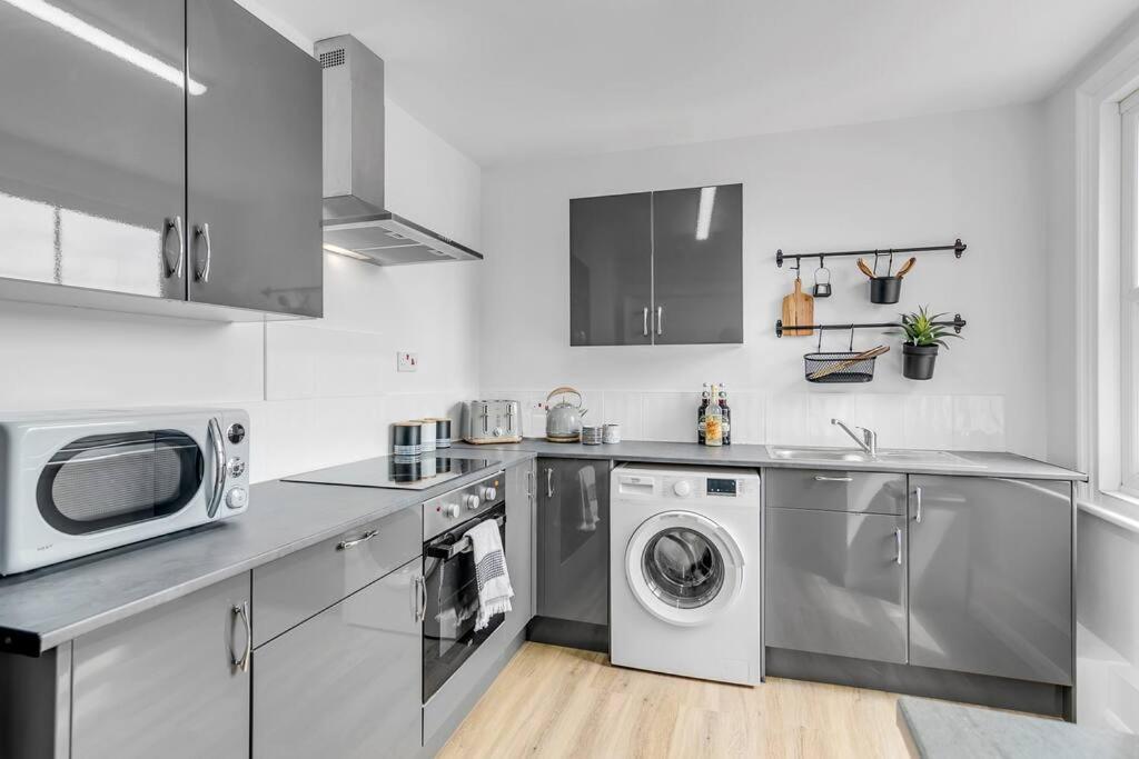 1-Bed Seaside Apartment With Parking Cromer Exteriér fotografie
