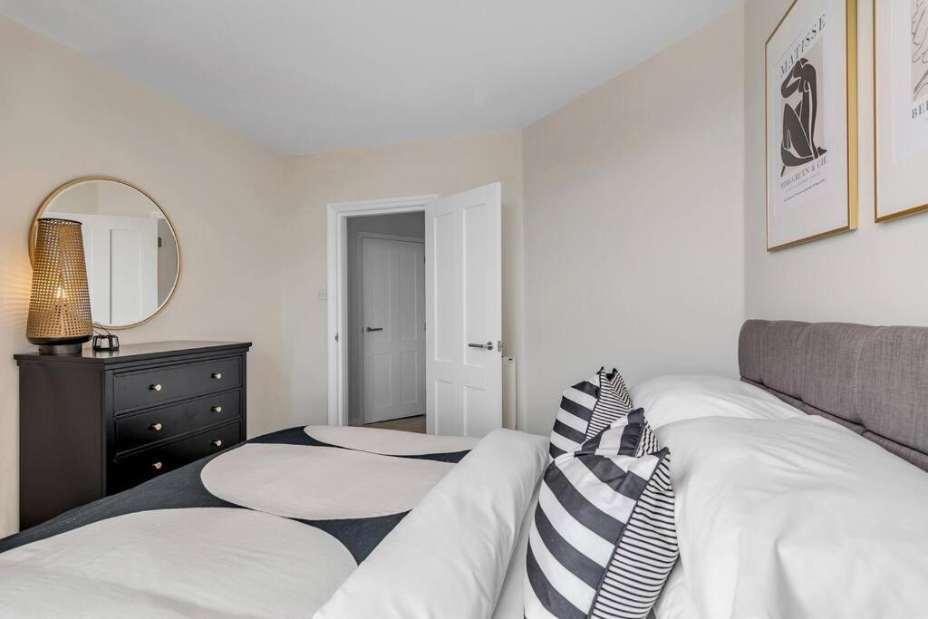 1-Bed Seaside Apartment With Parking Cromer Exteriér fotografie